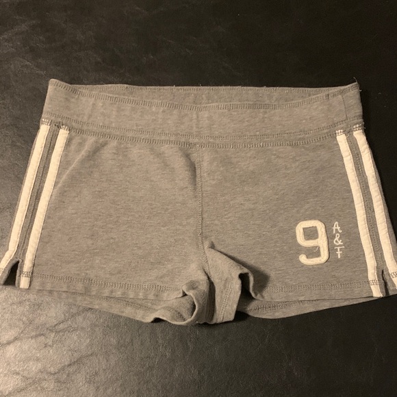 Abercrombie & Fitch Pants - Abercrombie & Fitch Athletic Gray Shorts
Super Soft, GUC, Size XS